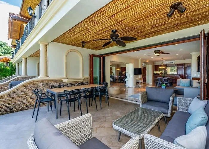 Hébergement de vacances Spacious Open-concept With Stylish Design, Direct Access & Resort-style Amenities