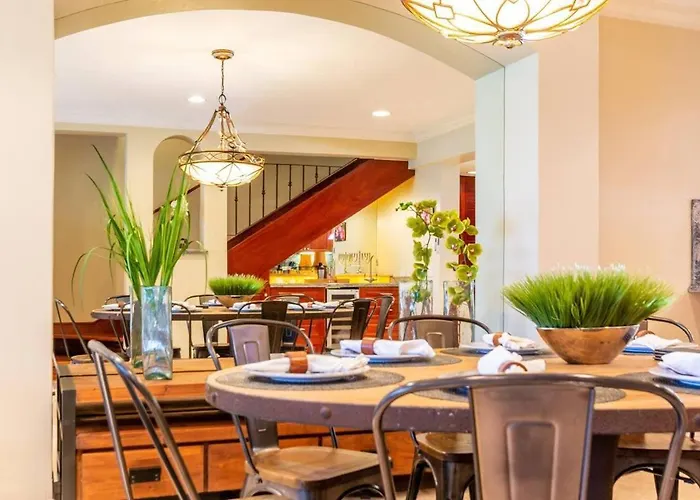 Hébergement de vacances Spacious Open-concept With Stylish Design, Direct Access & Resort-style Amenities
