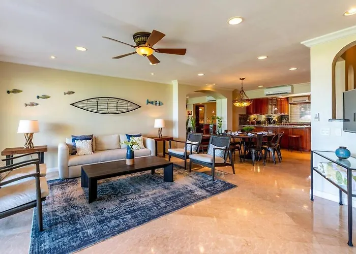 Hébergement de vacances Spacious Open-concept With Stylish Design, Direct Access & Resort-style Amenities *