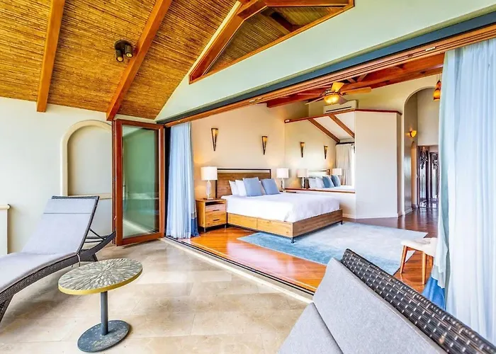 Hébergement de vacances Spacious Open-concept With Stylish Design, Direct Access & Resort-style Amenities Playa Flamingo