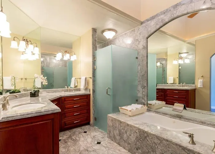 Spacious Open-concept With Stylish Design, Direct Access & Resort-style Amenities * Playa Flamingo