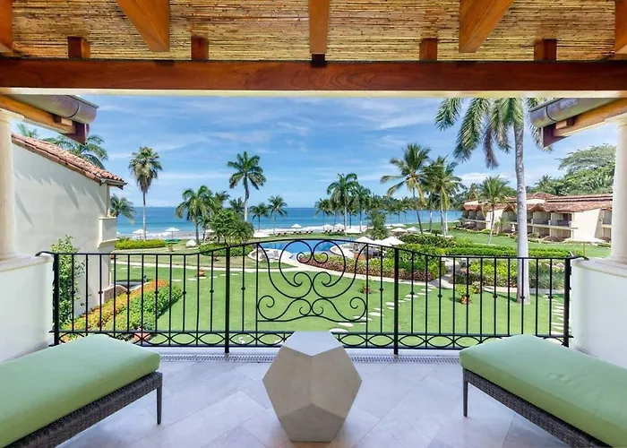 Spacious Open-concept With Stylish Design, Direct Access & Resort-style Amenities Hébergement de vacances Playa Flamingo