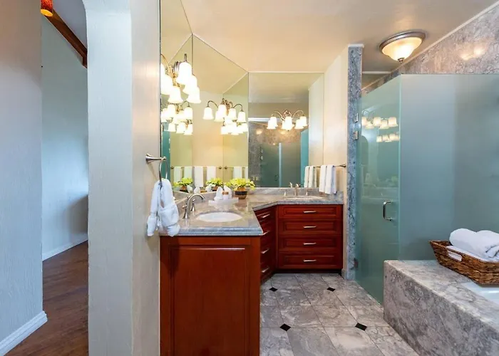 Spacious Open-concept With Stylish Design, Direct Access & Resort-style Amenities