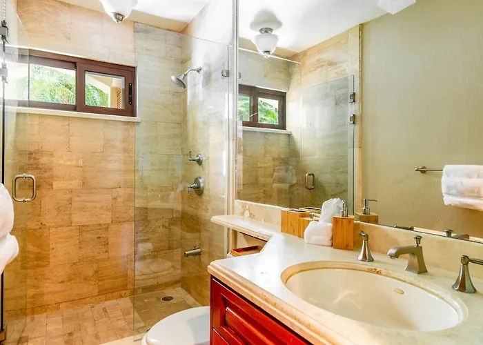 Hébergement de vacances Spacious Open-concept With Stylish Design, Direct Access & Resort-style Amenities Playa Flamingo