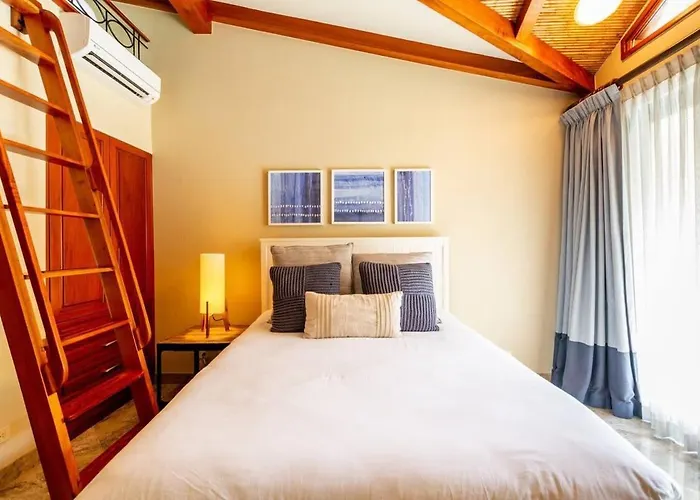 Spacious Open-concept With Stylish Design, Direct Access & Resort-style Amenities