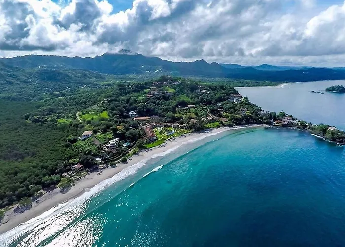 Spacious Open-concept With Stylish Design, Direct Access & Resort-style Amenities *