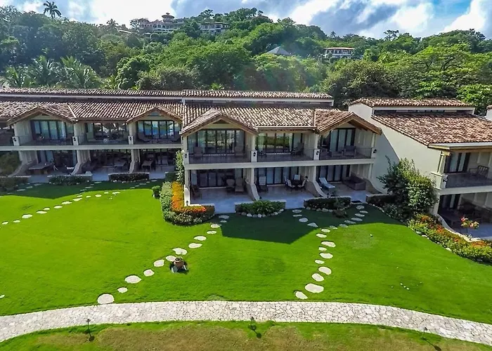 Spacious Open-concept With Stylish Design, Direct Access & Resort-style Amenities